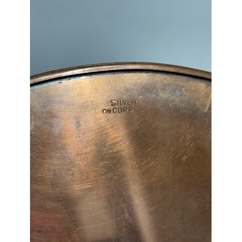 244 - A copper tray. 56.5x38x5.5cm