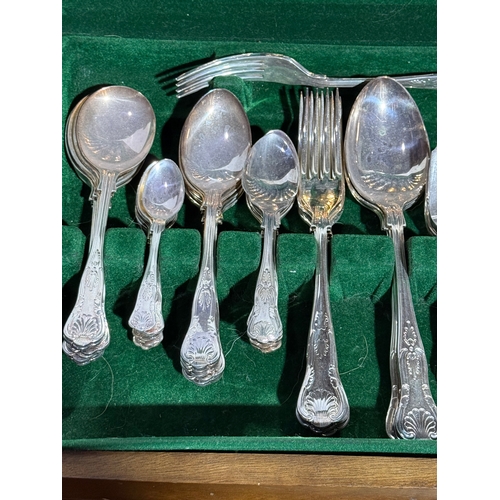 245 - A George Butler silver plated canteen of cutlery. 41x29x7.5cm.
