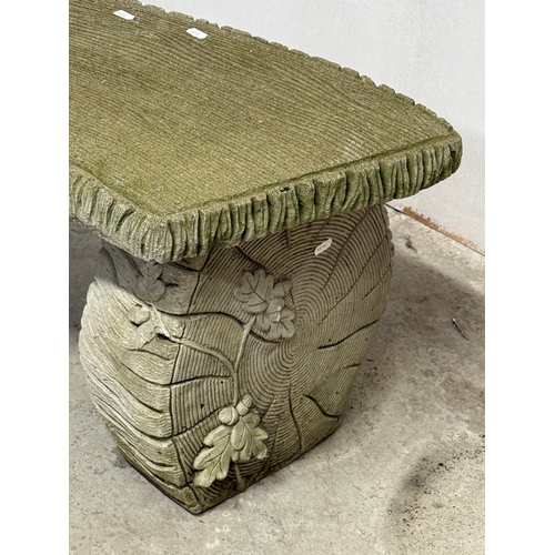 32 - Concrete garden bench. 111x43x42cm.