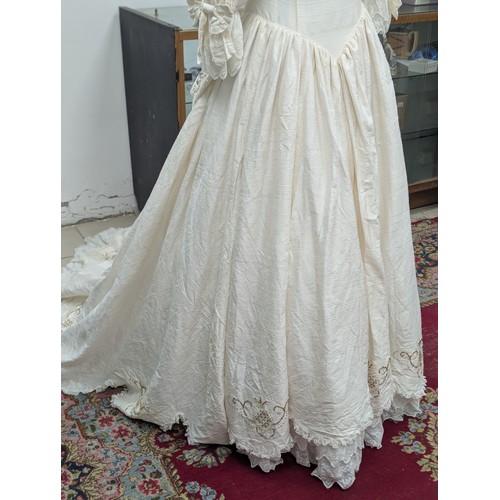 37A - A vintage wedding dress. Stand not included.