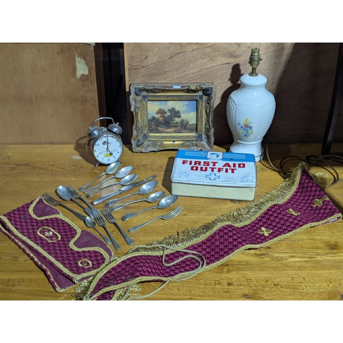 211A - Sundry lot of assorted items