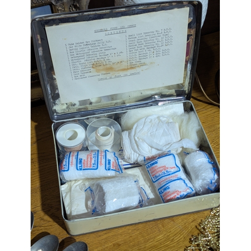 211A - Sundry lot of assorted items