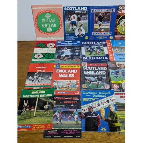136 - Quantity of international football programmes