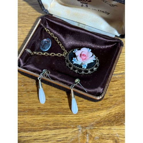 153 - Capodimonte Porcelain Jewellery necklace and a pair of drop earrings.