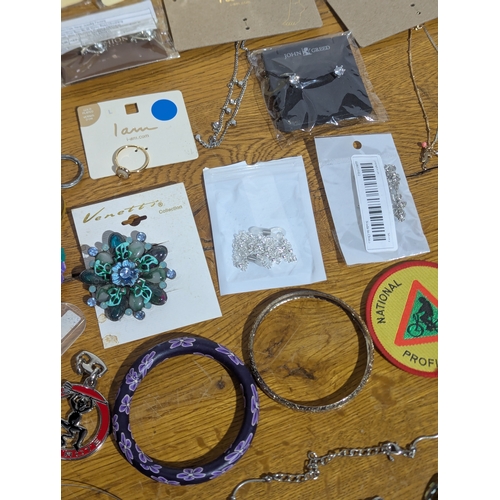 160 - Quantity of costume jewellery