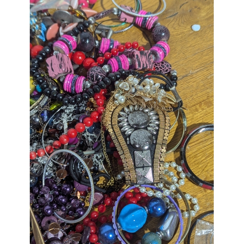 165 - Quantity of costume jewellery