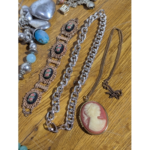 166 - Quantity of costume jewellery