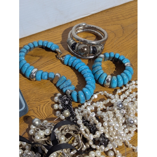 166 - Quantity of costume jewellery