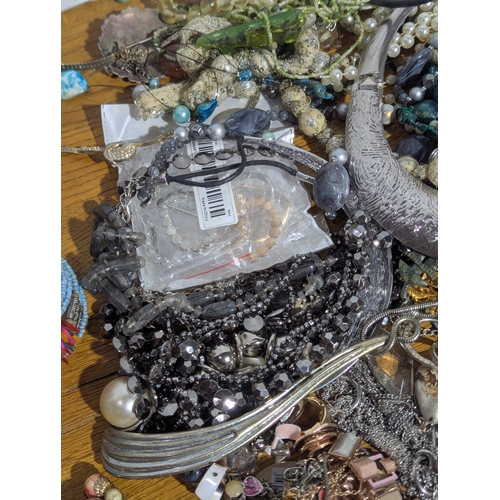 167 - Quantity of costume jewellery