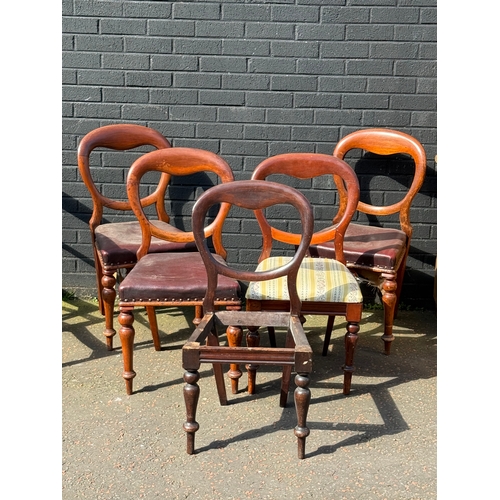277 - A set of six Victorian balloon back dining chairs. Some restoration needed.