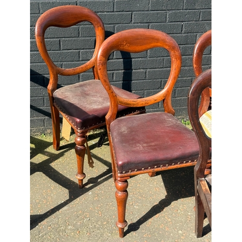 277 - A set of six Victorian balloon back dining chairs. Some restoration needed.