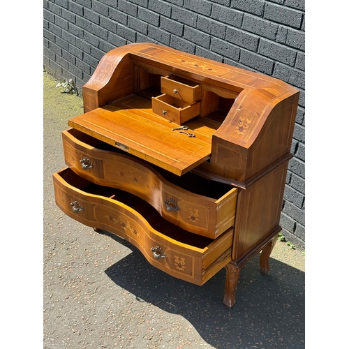73 - An Italian inlaid bureau.