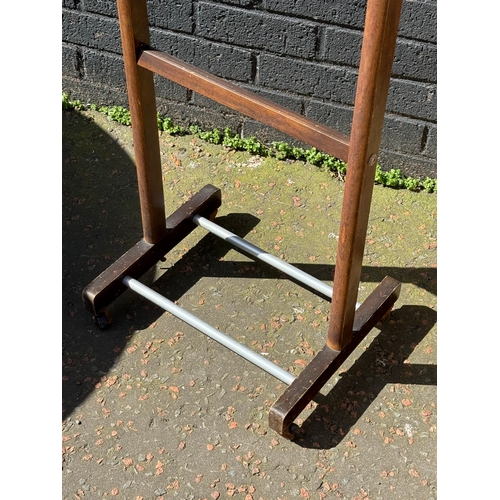 283 - A vintage gents valet stand.
