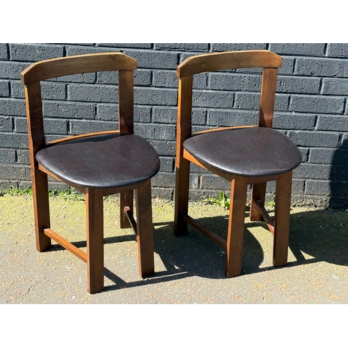 123 - A tuck away table and four chairs. 105x76cm.