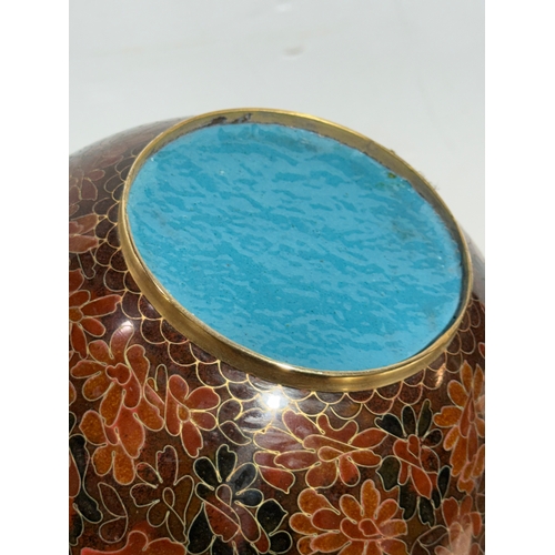 79 - A large vintage Chinese cloisonné jar with cover. 21x25cm.