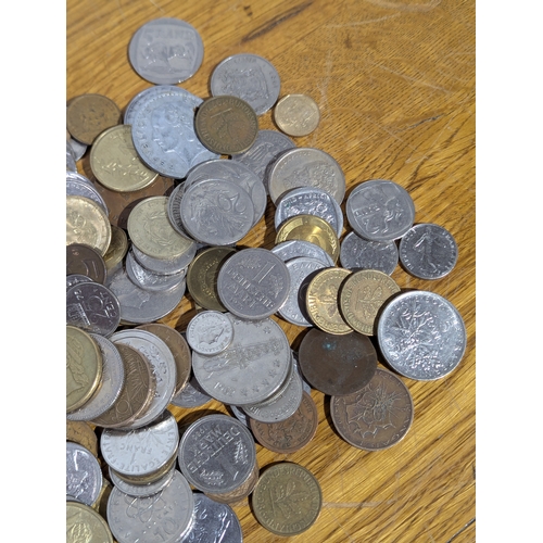172 - Quantity of British and foreign coins