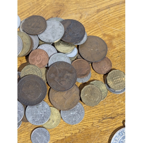 172 - Quantity of British and foreign coins