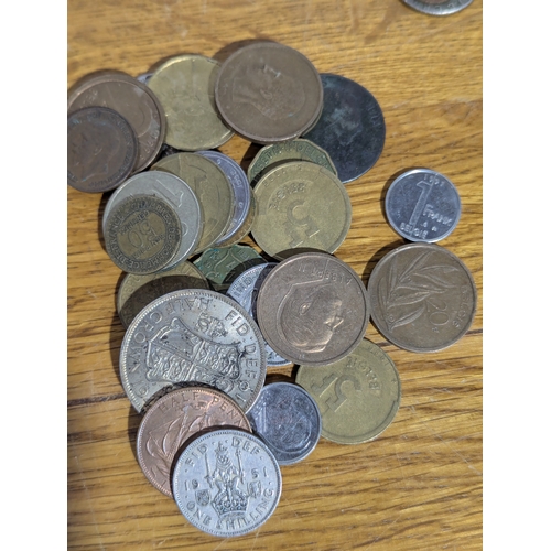172 - Quantity of British and foreign coins
