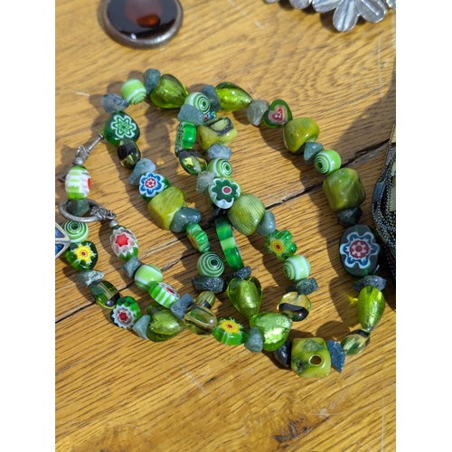 174 - Quantity of costume jewellery