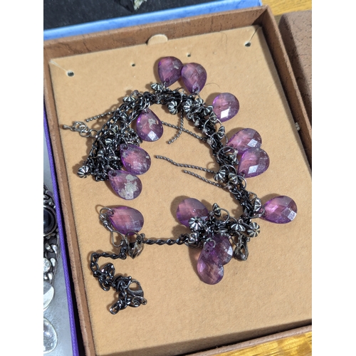 177 - Quantity of costume jewellery