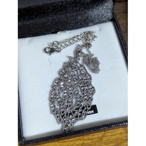 177 - Quantity of costume jewellery