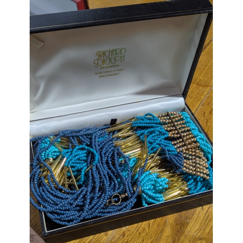 177 - Quantity of costume jewellery