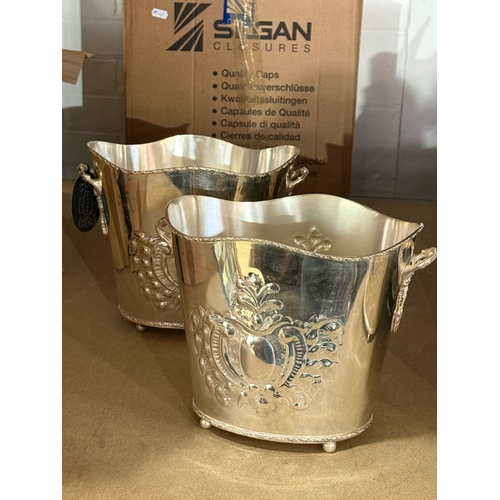 400 - A pair of silver plated ice buckets. 29x19x21cm.