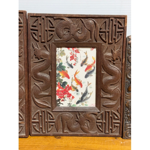 84 - Chinese photos frames. 22x29cm. 18x25cm.