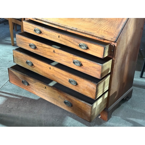 97 - A large George III inlaid mahogany bureau. C.1800. 105x52x103cm.