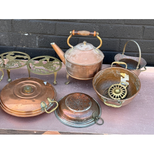 365 - A quantity of copper and brass