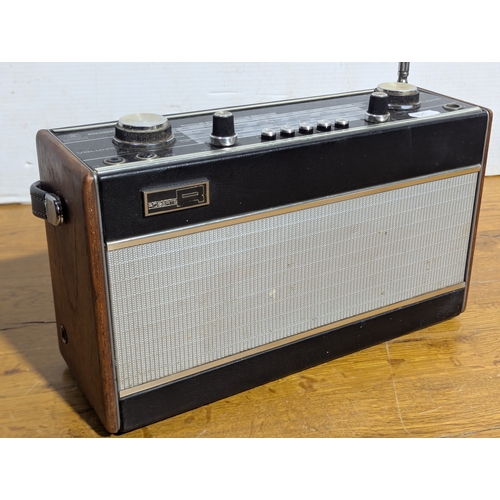 93 - Roberts R707 vintage radio