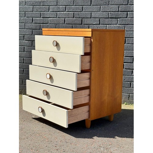124 - A teak chest of drawers. 69x45x89cm