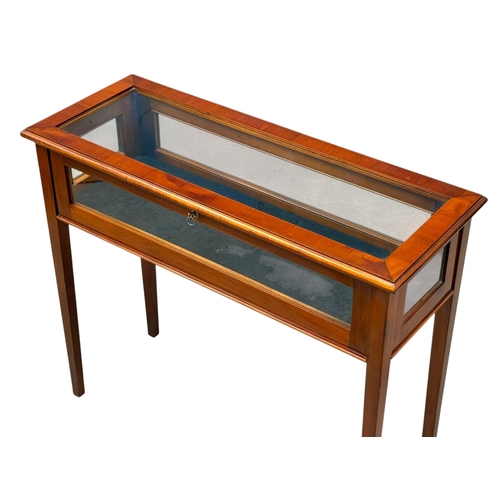 222 - A Georgian Style Mahogany Light Up Bijouterie Display Table. 88x34.5x76cm.
