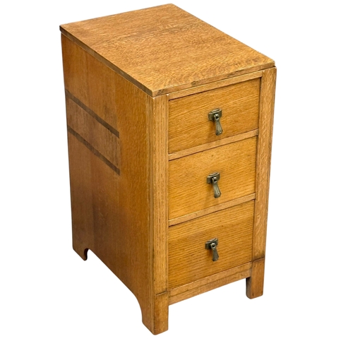 242 - A Pair of Art Deco Oak Pedestal Bedside Chests. C.1930. 32.5x46.5x66.5cm.