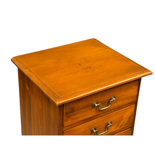 275 - A Victorian Style Tallboy Chest of Drawers. 43x37x131.5cm.