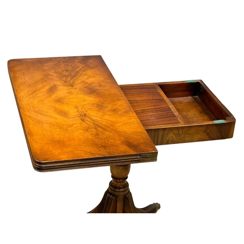 276 - A Georgian Style Mahogany turnover Table. 85x43x76.5cm.