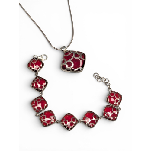654 - Silver Necklace & Bracelet