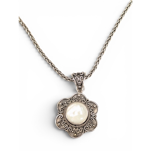 660 - Large Silver Pendant & Chain, 27 grams