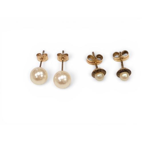 676 - 2 Pairs of 9ct Gold Earrings