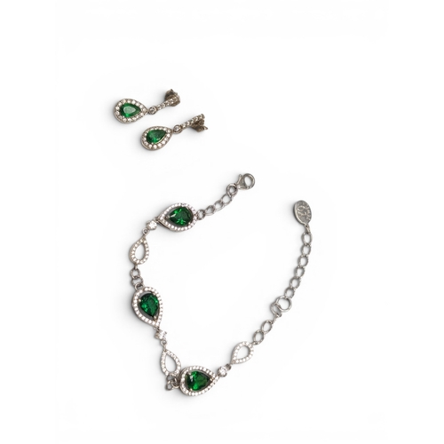684 - Silver Jewellery Set