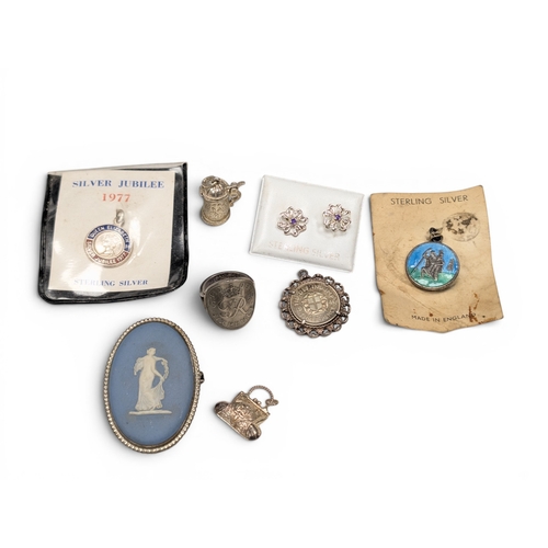 687 - Quantity of Silver Jewellery etc
