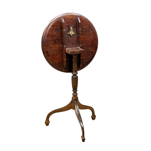 194 - A Quality Edwardian Mahogany Tilt Top Wine Table. 42x61cm.