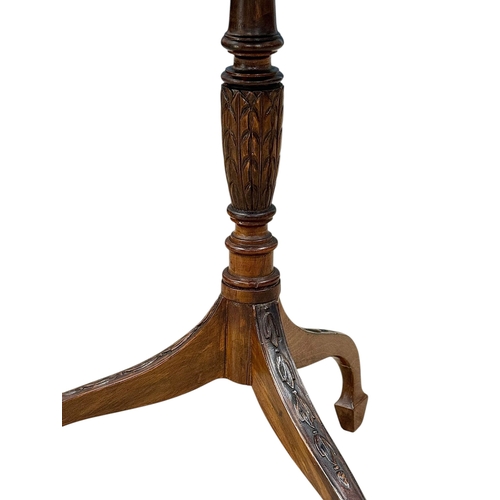 194 - A Quality Edwardian Mahogany Tilt Top Wine Table. 42x61cm.