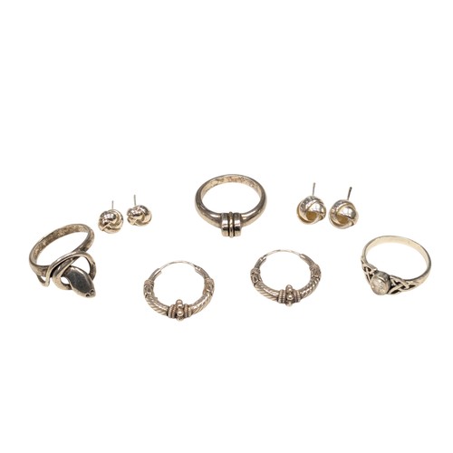 682 - 5 Silver Rings & 2 Pairs of Silver Earrings
