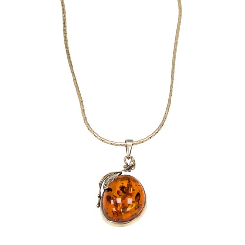 683 - Large Silver Pendant & Chain