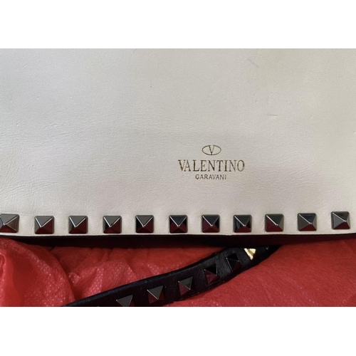 29 - Valentino Bag