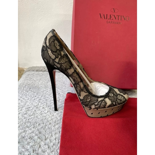 60 - Valentino Heels