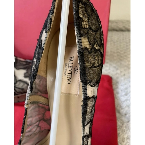 60 - Valentino Heels