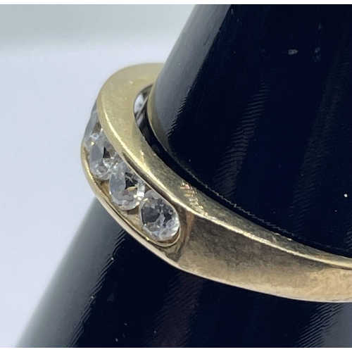 54 - 9ct cz ring