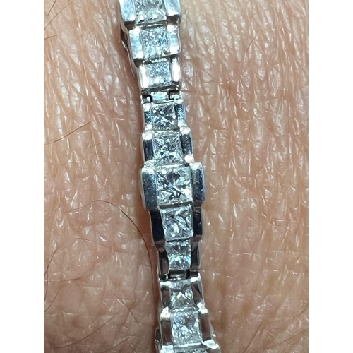 84a - 7.5ct diamond tennis bracelet set in 18ct white gold.